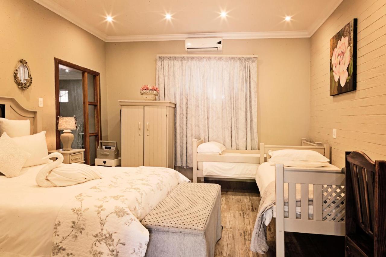 De Loft Guesthouse ピート・レティーフ エクステリア 写真